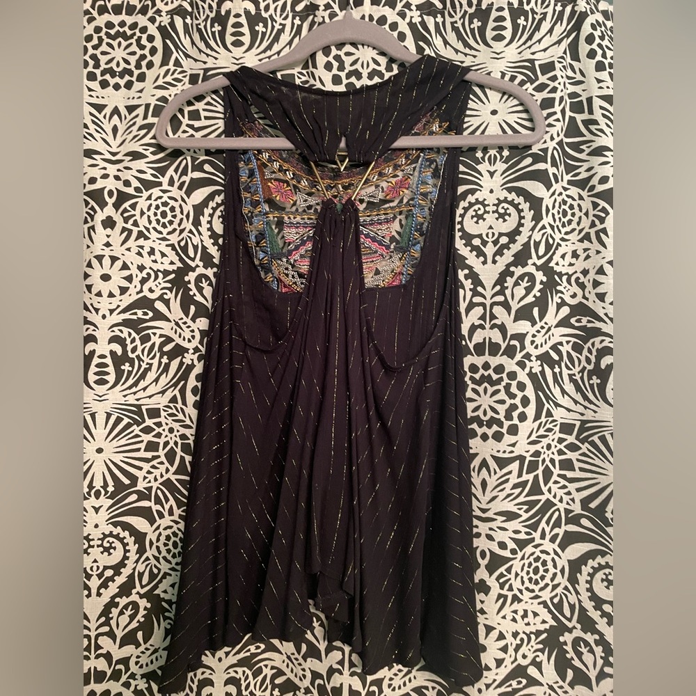 Altar’d State embroidered top - Picture 3 of 7